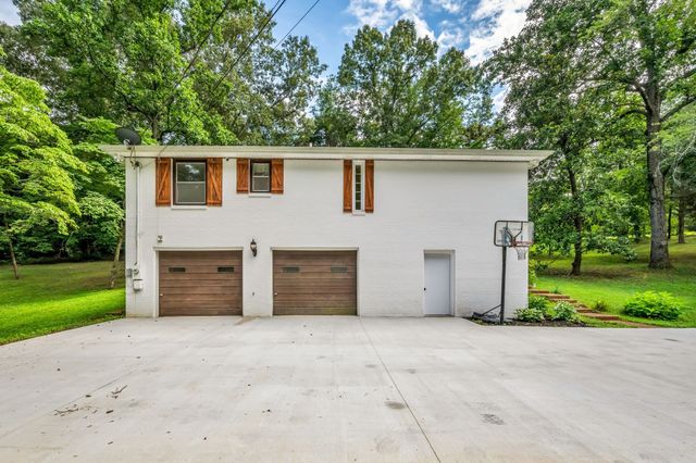1029 Trainer Avenue, Burns, TN 37029