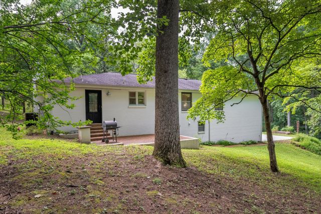 1029 Trainer Avenue, Burns, TN 37029