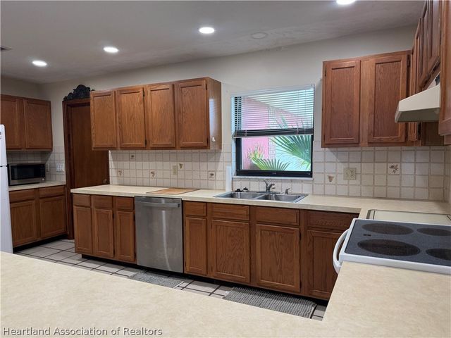 3260 Popinjay Avenue, Lake Placid, FL 33852