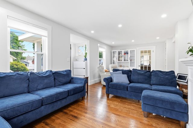 43 Standish St, Weymouth, MA 02191