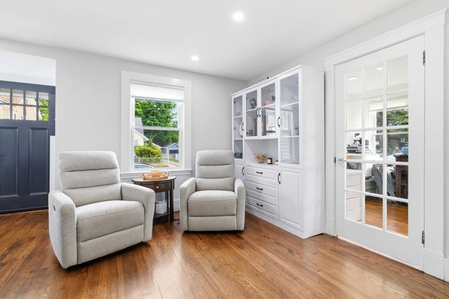 43 Standish St, Weymouth, MA 02191