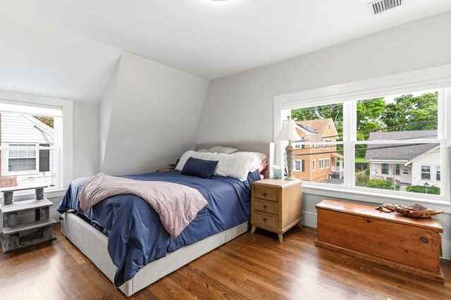 43 Standish St, Weymouth, MA 02191