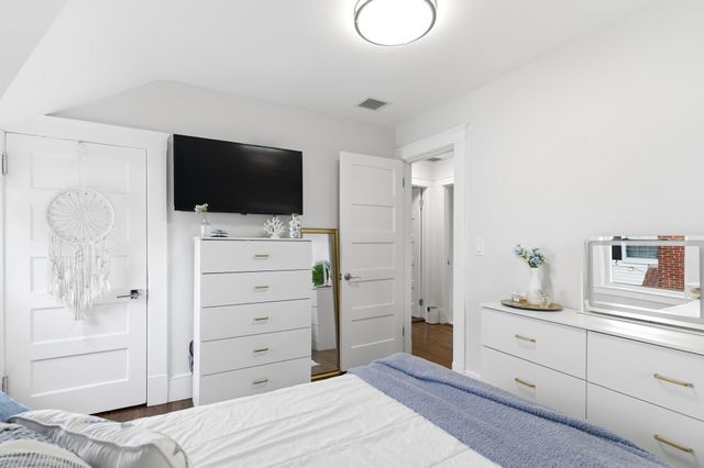 43 Standish St, Weymouth, MA 02191