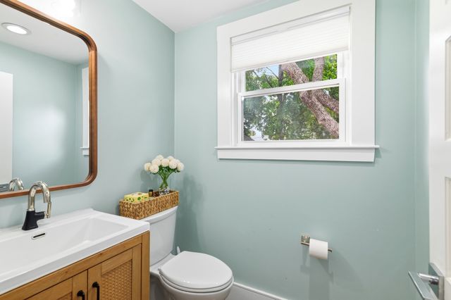 43 Standish St, Weymouth, MA 02191