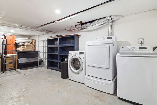 43 Standish St, Weymouth, MA 02191
