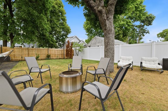 43 Standish St, Weymouth, MA 02191