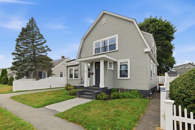 43 Standish St, Weymouth, MA 02191
