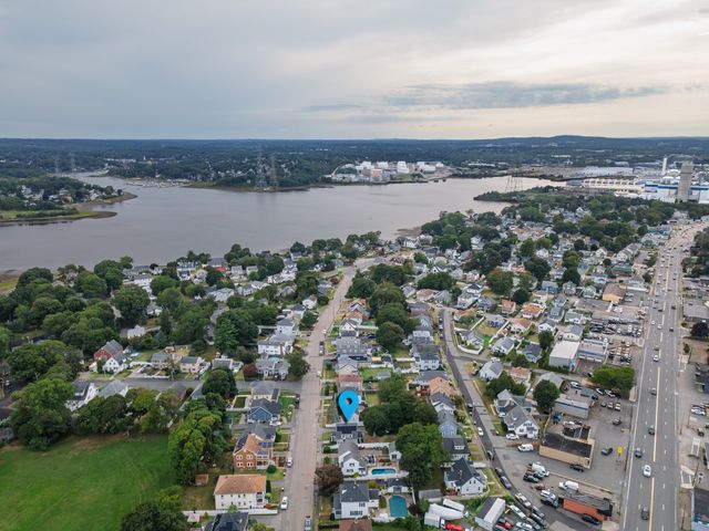 43 Standish St, Weymouth, MA 02191