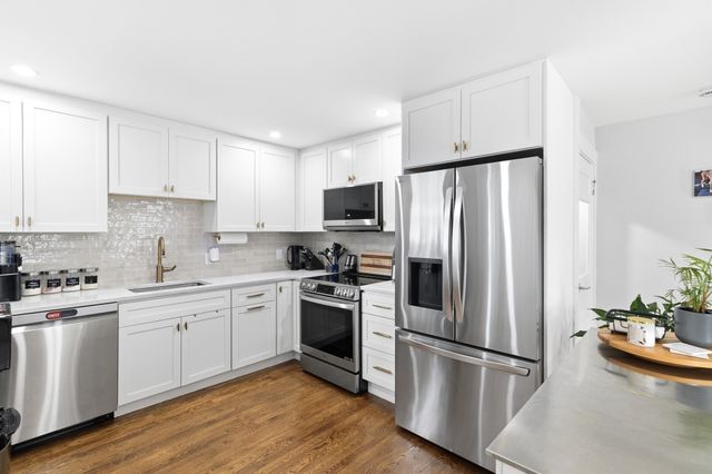 43 Standish St, Weymouth, MA 02191