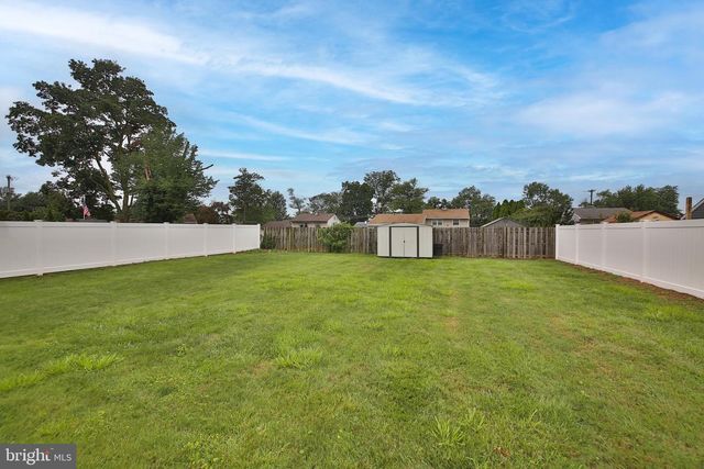 3072 RICHLIEU RD, Bensalem, PA 19020