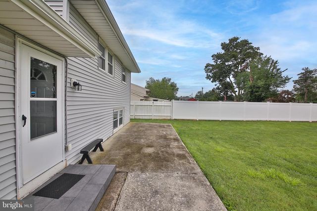 3072 RICHLIEU RD, Bensalem, PA 19020