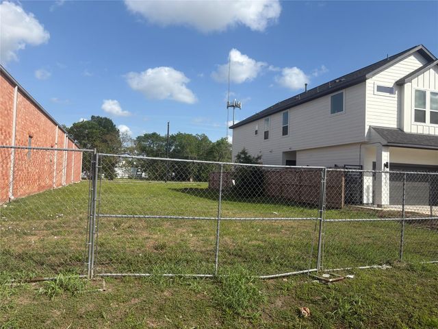 6315 Eastwood Street, Houston, TX 77021