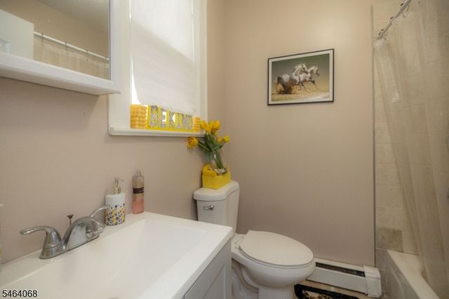 26 Reid St, Elizabeth City, NJ 07201