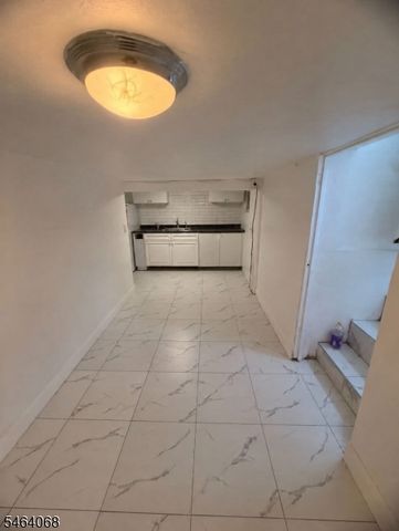 26 Reid St, Elizabeth City, NJ 07201