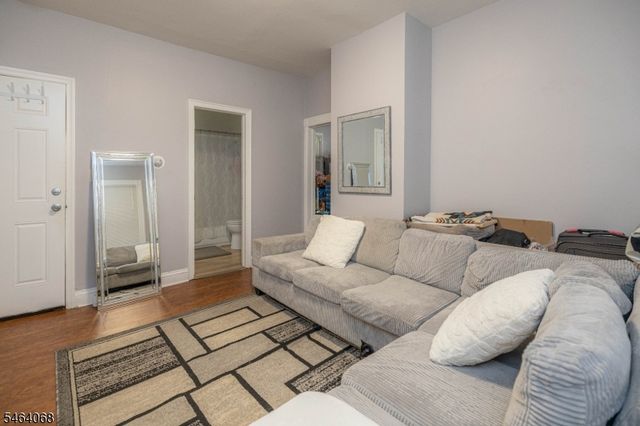26 Reid St, Elizabeth City, NJ 07201