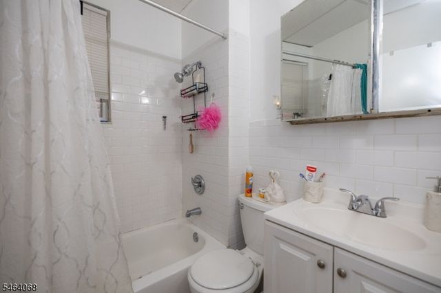 26 Reid St, Elizabeth City, NJ 07201