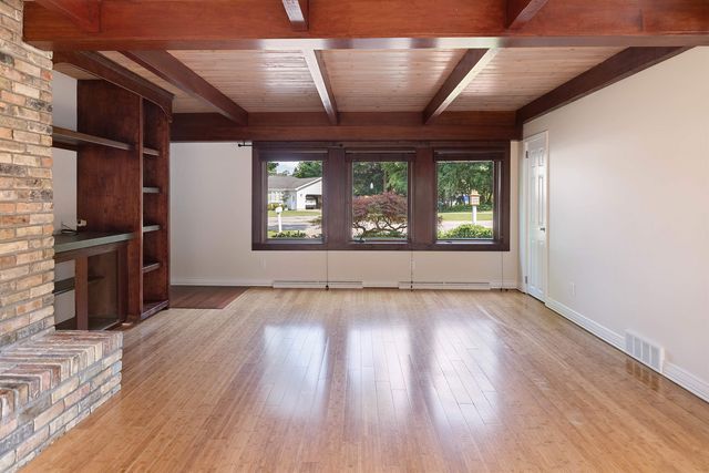 623 Edmar Drive, Peninsula Twp, MI 49686