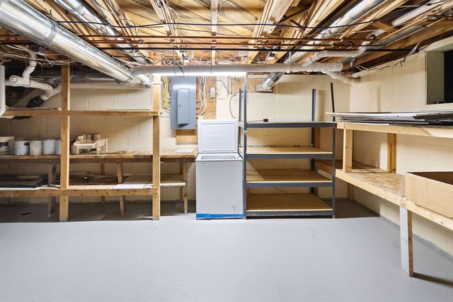 623 Edmar Drive, Peninsula Twp, MI 49686