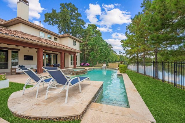 19 Paloma Bend Place, Spring, TX 77389