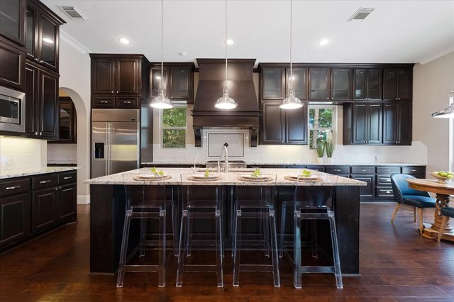 19 Paloma Bend Place, Spring, TX 77389