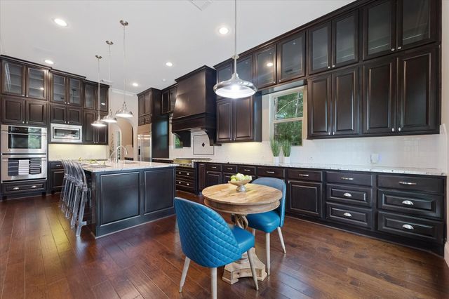 19 Paloma Bend Place, Spring, TX 77389