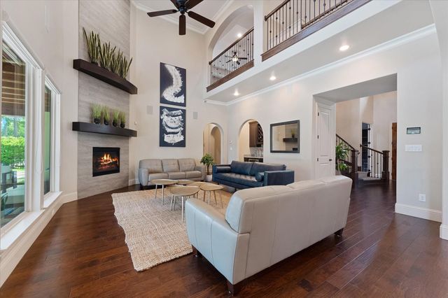 19 Paloma Bend Place, Spring, TX 77389