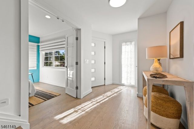 33 S Mountain Rd, Millburn Twp., NJ 07041