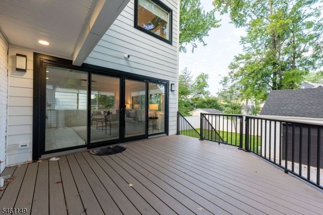 33 S Mountain Rd, Millburn Twp., NJ 07041