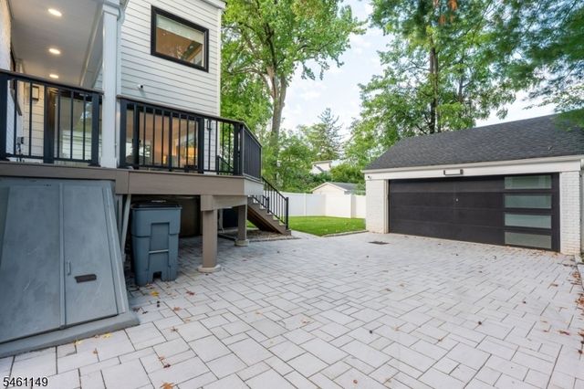 33 S Mountain Rd, Millburn Twp., NJ 07041