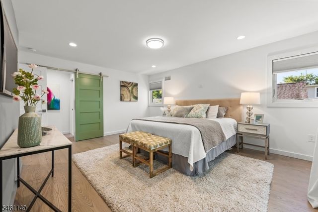 33 S Mountain Rd, Millburn Twp., NJ 07041