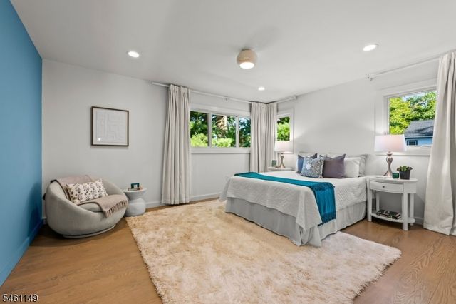 33 S Mountain Rd, Millburn Twp., NJ 07041