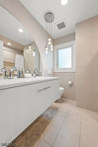 33 S Mountain Rd, Millburn Twp., NJ 07041