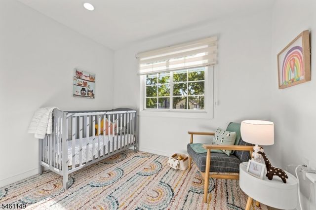 33 S Mountain Rd, Millburn Twp., NJ 07041