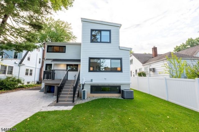 33 S Mountain Rd, Millburn Twp., NJ 07041
