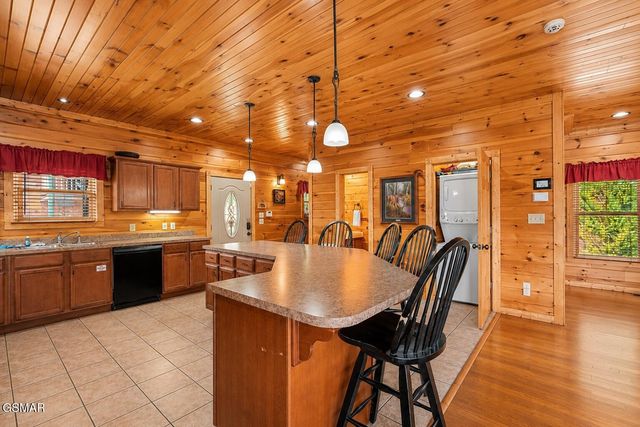 832 Resort Way, Gatlinburg, TN 37738