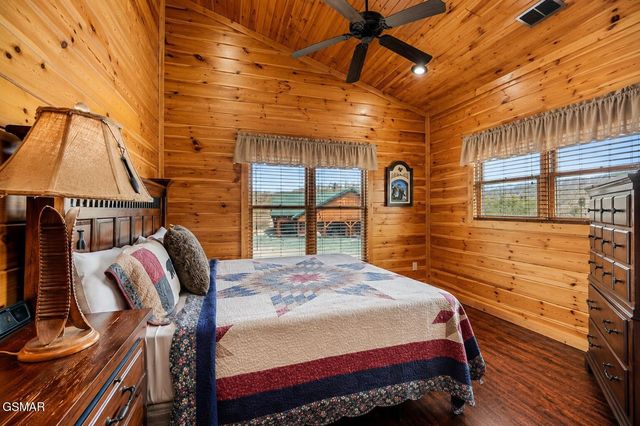 832 Resort Way, Gatlinburg, TN 37738