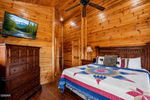 832 Resort Way, Gatlinburg, TN 37738