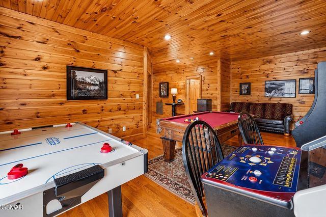 832 Resort Way, Gatlinburg, TN 37738