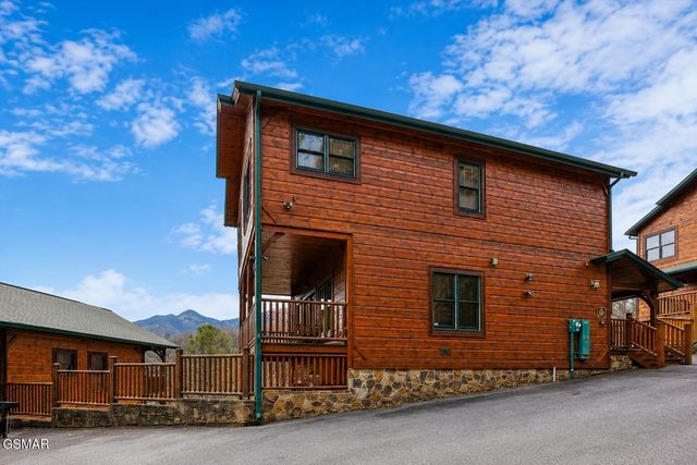 832 Resort Way, Gatlinburg, TN 37738