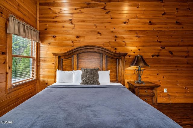 832 Resort Way, Gatlinburg, TN 37738