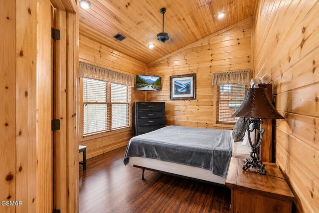 832 Resort Way, Gatlinburg, TN 37738