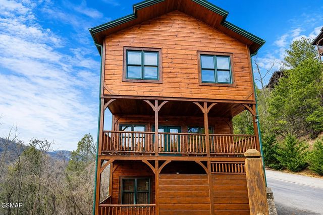 832 Resort Way, Gatlinburg, TN 37738