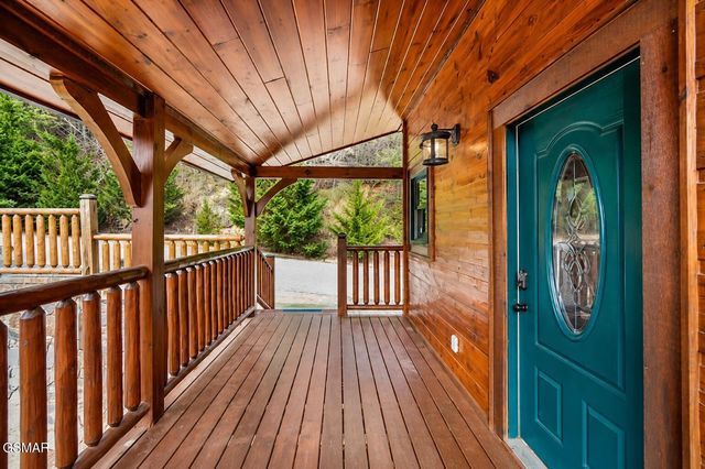 832 Resort Way, Gatlinburg, TN 37738