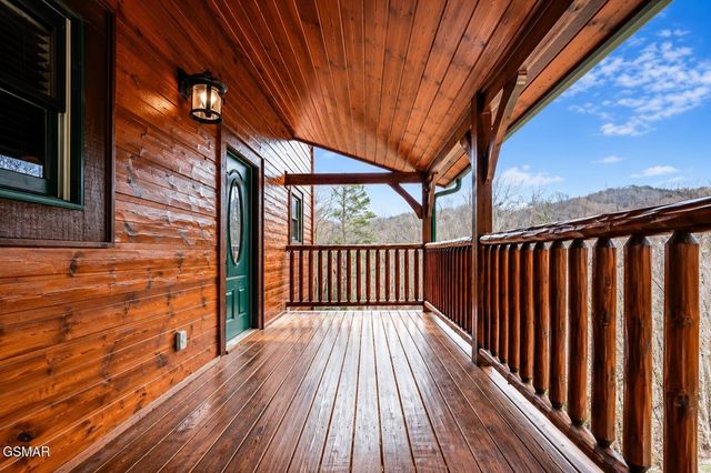 832 Resort Way, Gatlinburg, TN 37738