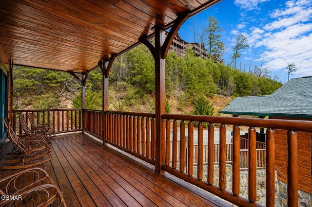 832 Resort Way, Gatlinburg, TN 37738