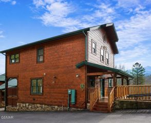 832 Resort Way, Gatlinburg, TN 37738