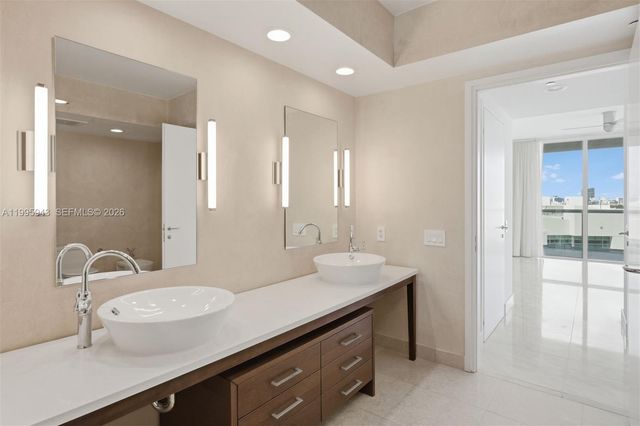 450 Alton Rd 910, Miami Beach, FL 33139