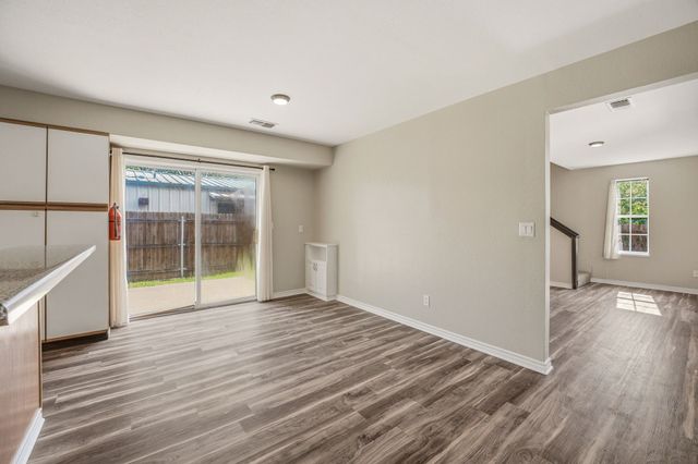 302 Hill Street, Glen Rose, TX 76043