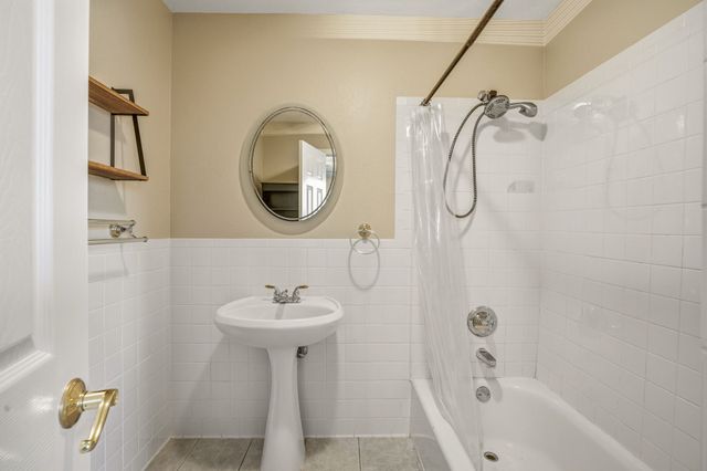 302 Hill Street, Glen Rose, TX 76043