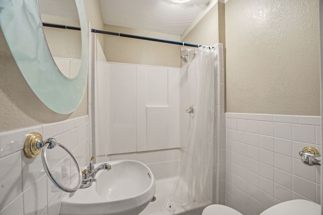 302 Hill Street, Glen Rose, TX 76043